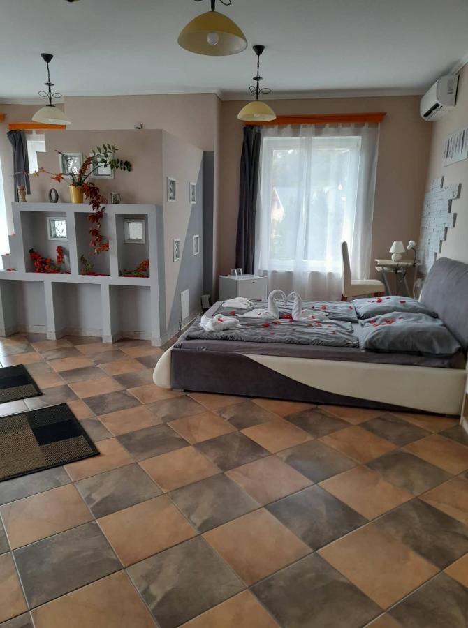 Villamerica Miskolc Ngoại thất bức ảnh