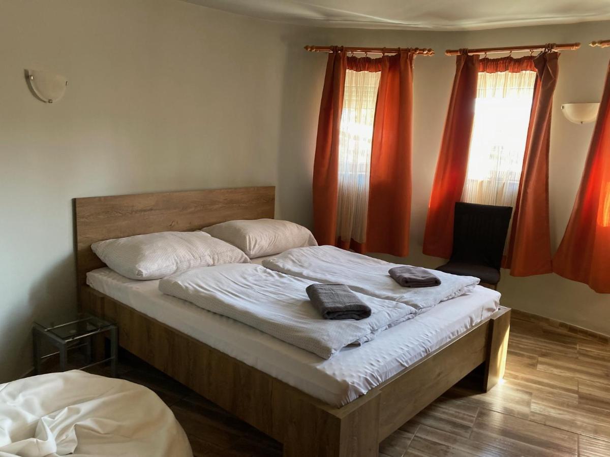 Villamerica Miskolc Ngoại thất bức ảnh